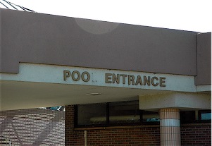 poo_entrance.jpg